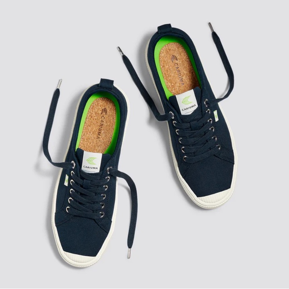 Cariuma Casual Navy Sneakers size 8.5 like new
